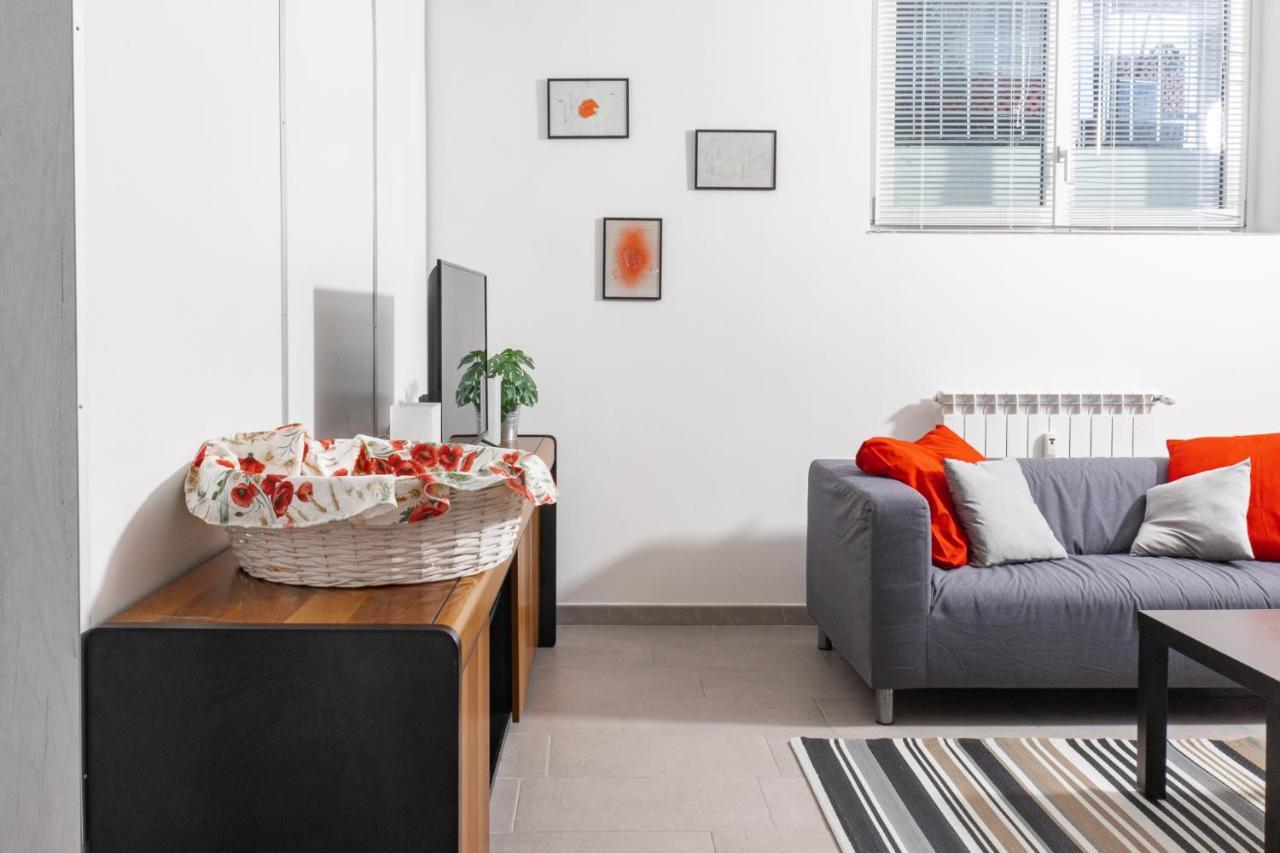 Staurenghi Red Apartment Varese Eksteriør bilde