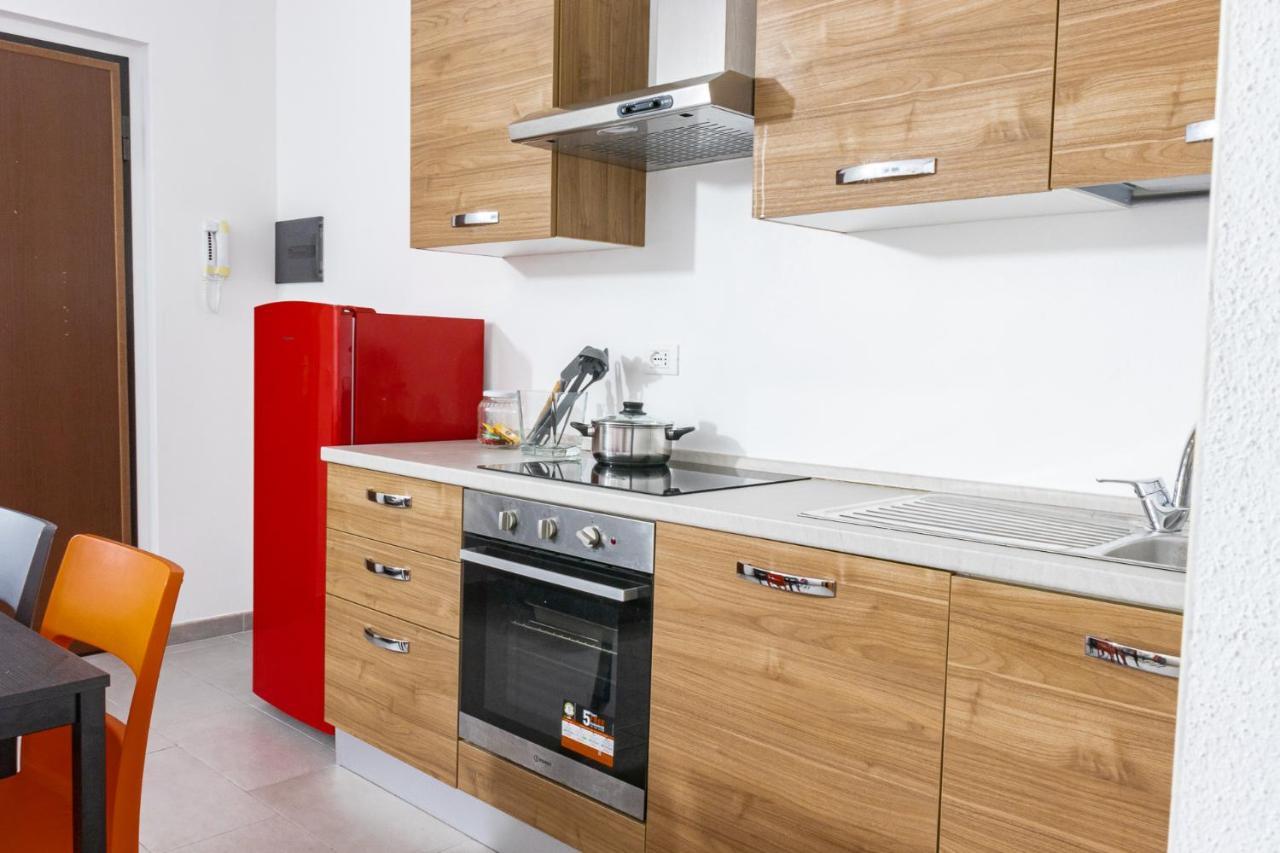 Staurenghi Red Apartment Varese Eksteriør bilde